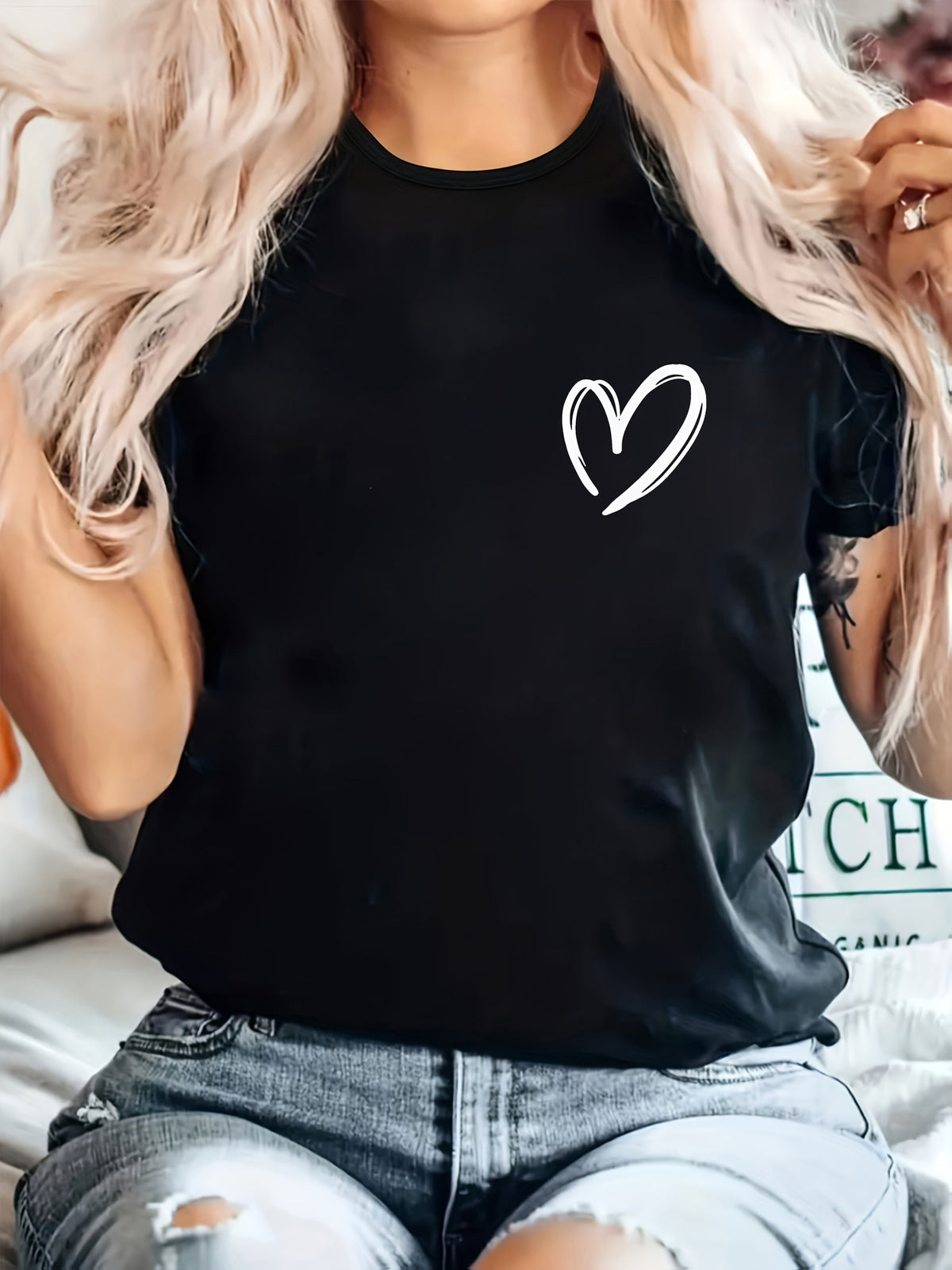 Women's Plus Size Oversized Heart Print T-Shirt - Casual product image 2