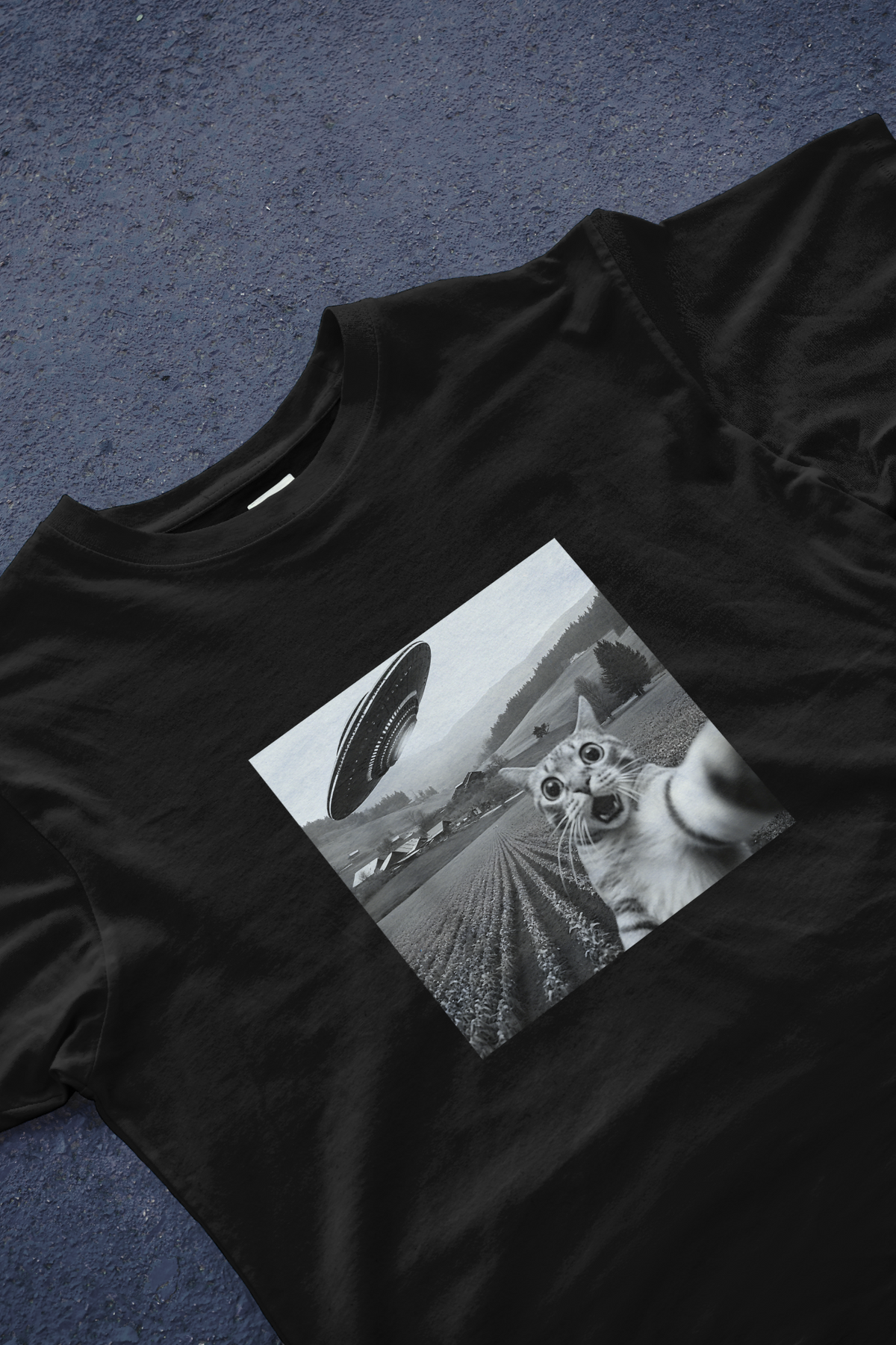DIYANYONE Original Viral Meme Tee: Cat Selfie with UFO product image 6